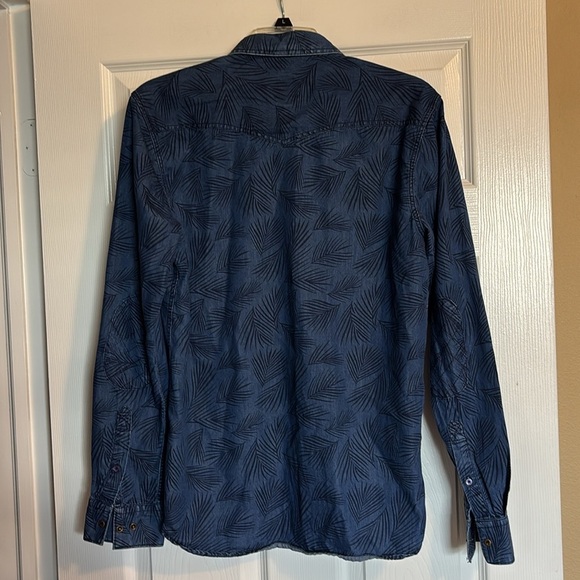 Men's Blue Patterned Casual Button Down Shirt - Picture 8 of 10